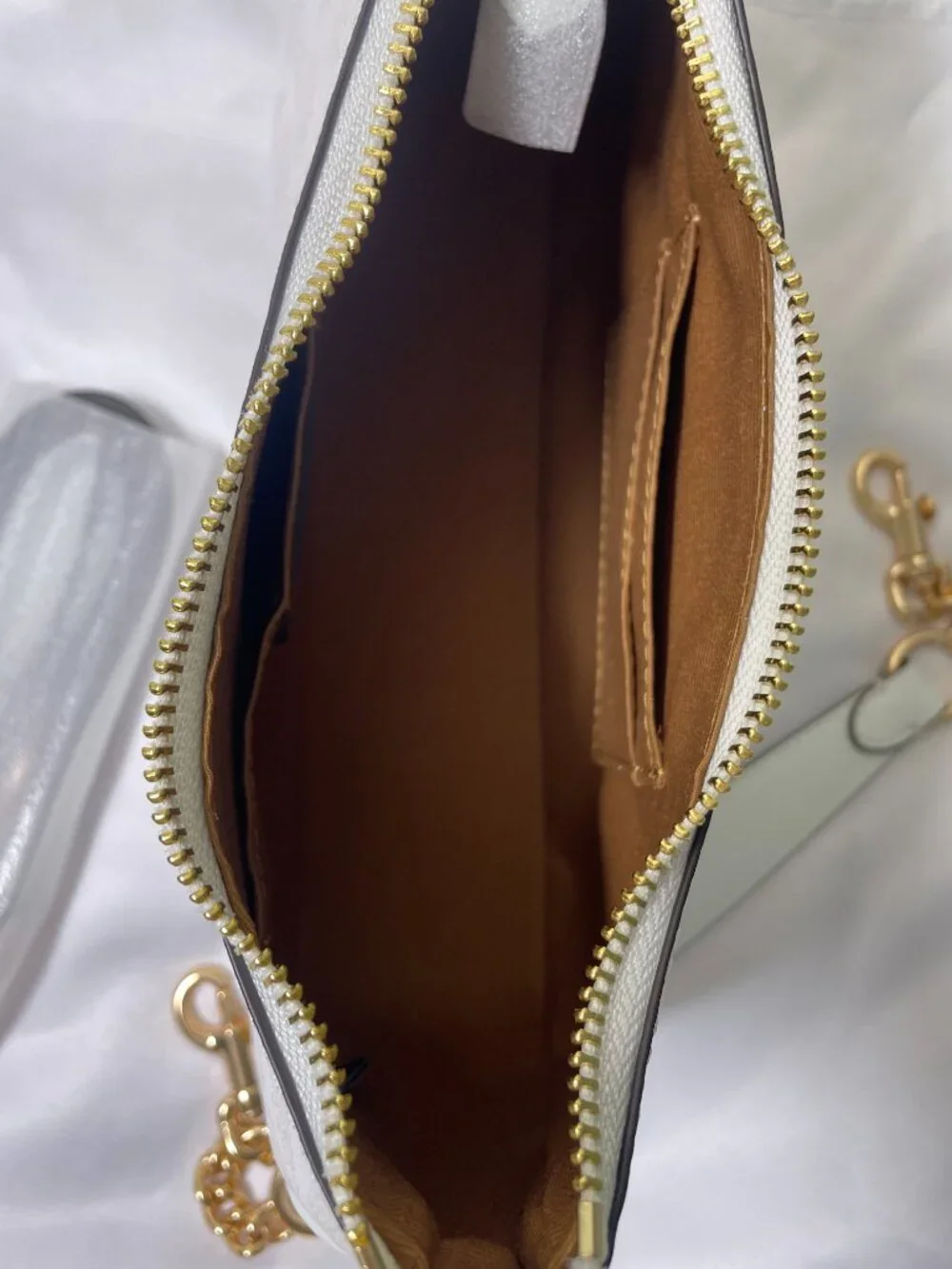 Coach Teri Shoulder Bag In Signature Canvas - Picture 7 of 8